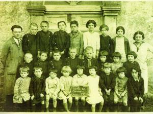 1933  École de Laroque