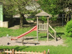 Aire de jeux de Laroque (35)