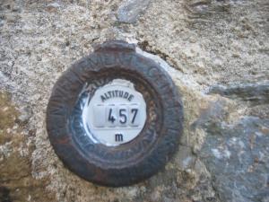 Altitude au pied du clocher à Laroque (105)