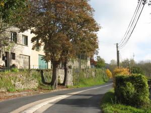 Dans le village de Laroque (27)