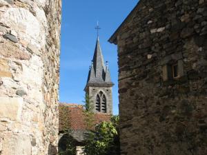 Dans le village de Laroque (77)