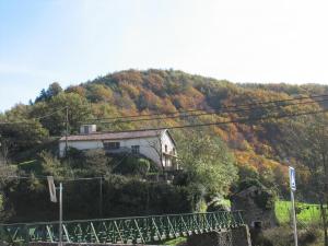 Dans le village de Laroque (78)