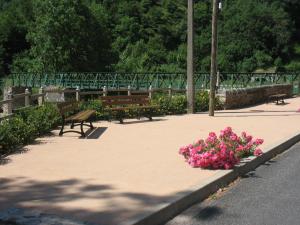 Espace détente entre la RD 902 et la Nuéjouls à Laroque (44)