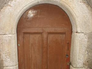 Porte datant de 1664 à Laroque (57)