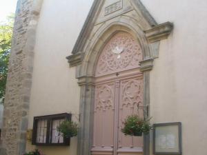 Porte de l'église de Laroque (96)