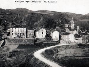Vue générale de Laroque début du 20eme siècle (9)