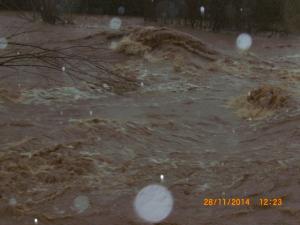 La Nuéjouls en crue à LAGRAVERIE LE 28/11/2014 (63)