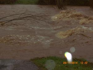 La Nuéjouls en crue à LAGRAVERIE LE 28/11/2014 (70)