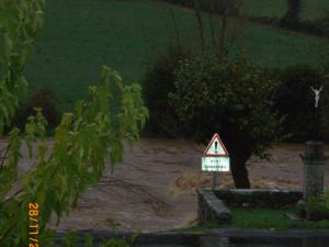 La Nuéjouls en crue à LAGRAVERIE LE 28/11/2014 (72)