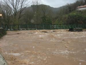 La Nuéjouls en crue à LAROQUE LE 28/11/2014 à 10 H 00 (32)