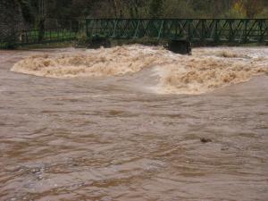 La Nuéjouls en crue à LAROQUE LE 28/11/2014 à 9 H 00 (6)