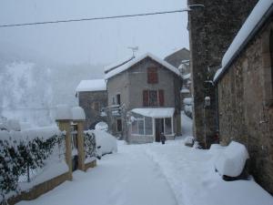Laroque sous la neige en janvier 2006 (6)