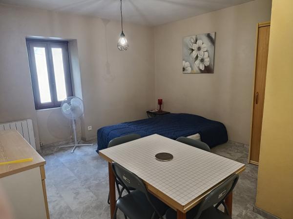 Studio Laroque (Fayet 12400)