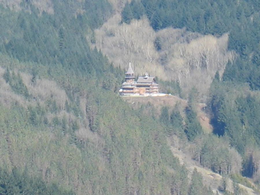 Vue de l'église orthodoxe russe depuis le pic de Roste (20)