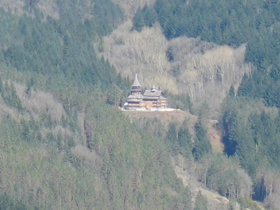Vue de l'église orthodoxe russe depuis le pic de Roste (21)