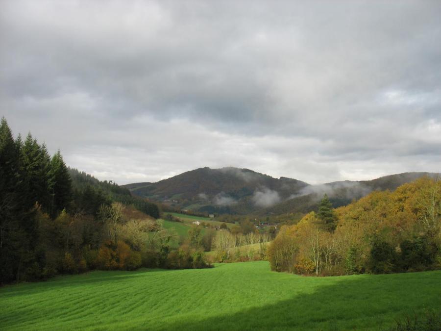 Collines et vallée à Fayet (9)