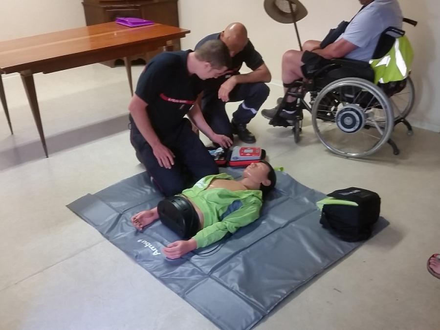 Initiation à l'utilisation d'un défibrilateur - 11.07.19 -Fayet (4)