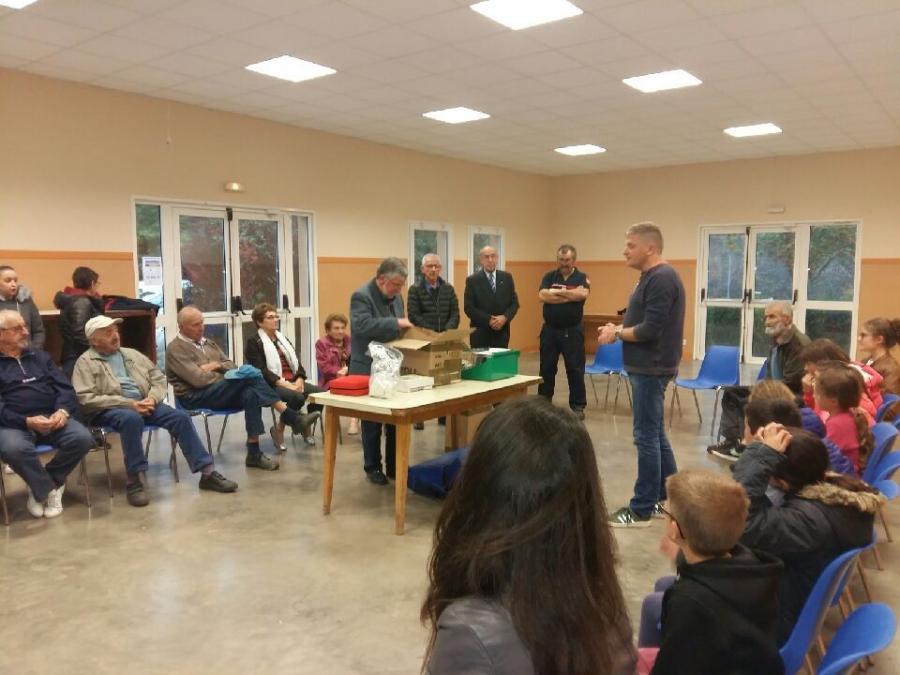 Remise d'un défibrilateur par le Lion's Club de Millau - 26.10.2018 - Fayet (1)