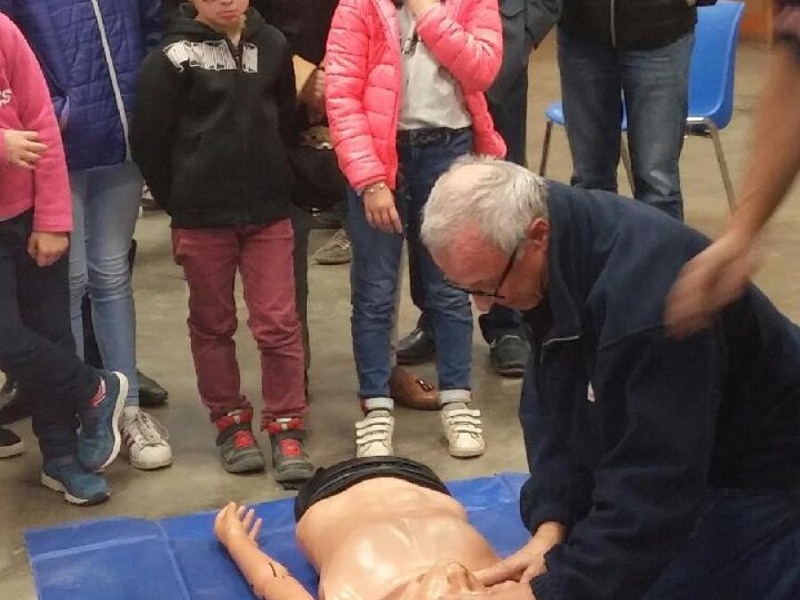 Remise d'un défibrilateur par le Lion's Club de Millau - 26.10.2018 - Fayet (10)