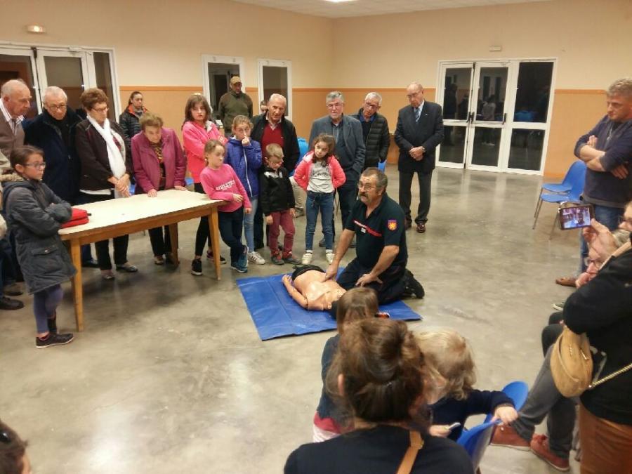 Remise d'un défibrilateur par le Lion's Club de Millau - 26.10.2018 - Fayet (9)