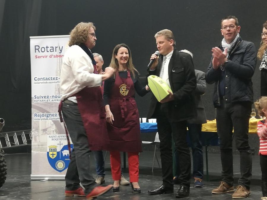 Remise d'un défibrilateur par le Rotary International  de Saint-Affrique - 13.04.2019 - Fayet (9)