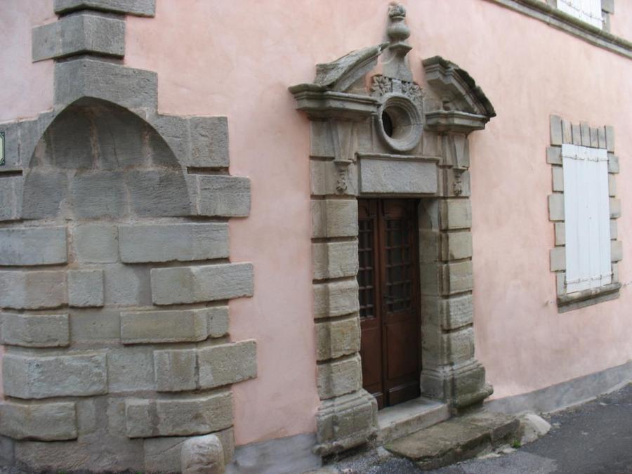 Une trés belle entrée Laroque (55)
